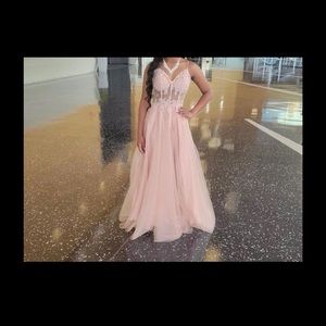 Worn ONLY one time.❤️